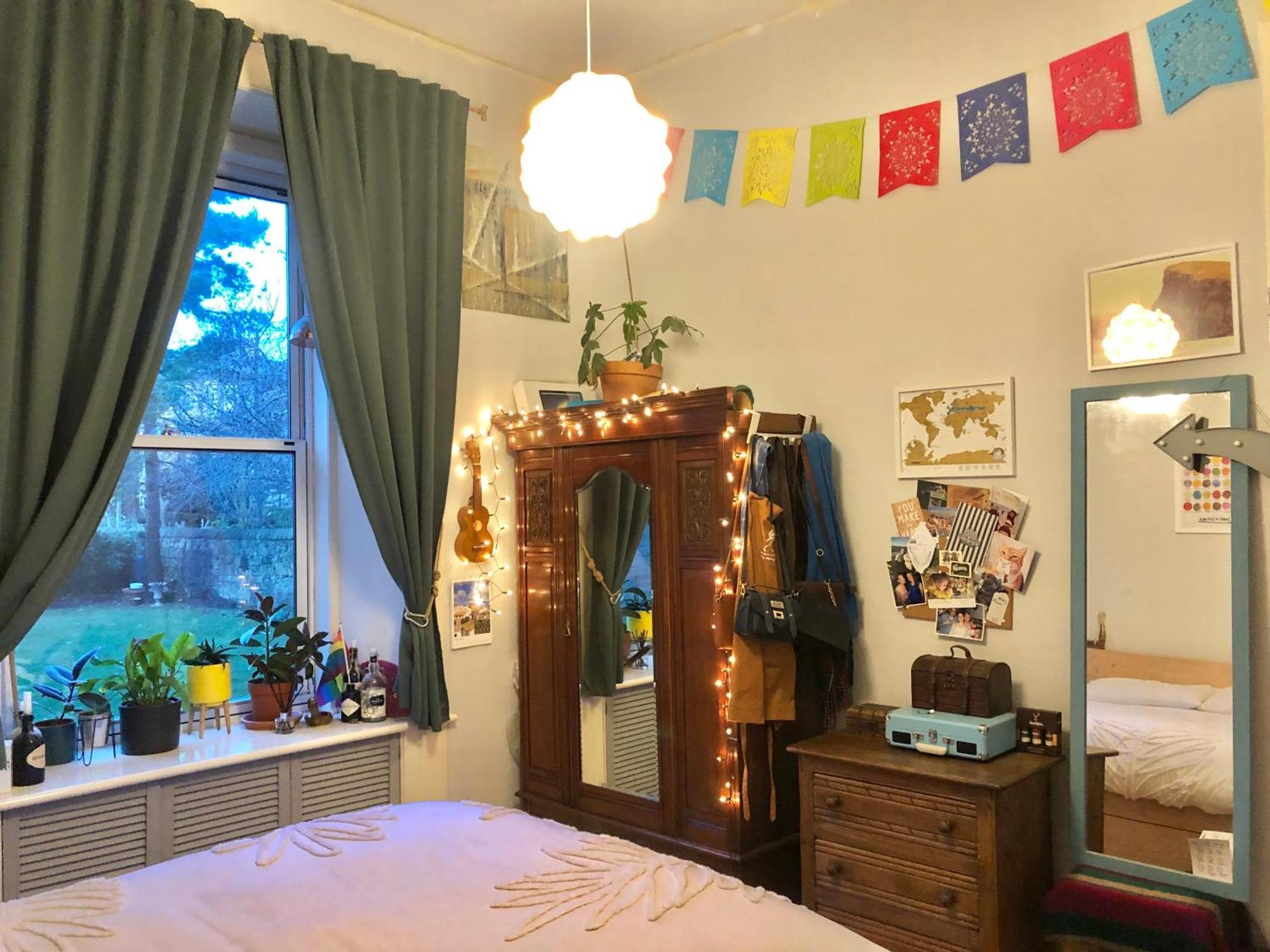 Quirky Apartment In Leith Единбург Екстериор снимка